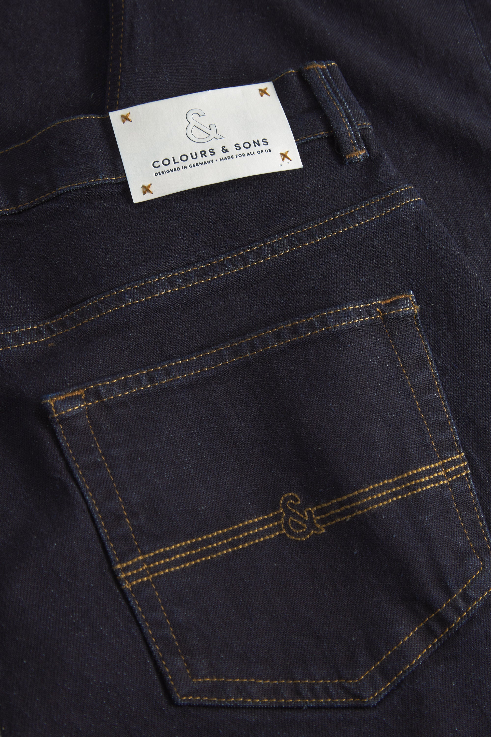 Herren Jeans, dunkelblau, 77% Baumwolle 22% recycled Baumwolle 1% Elastan von Colours & Sons