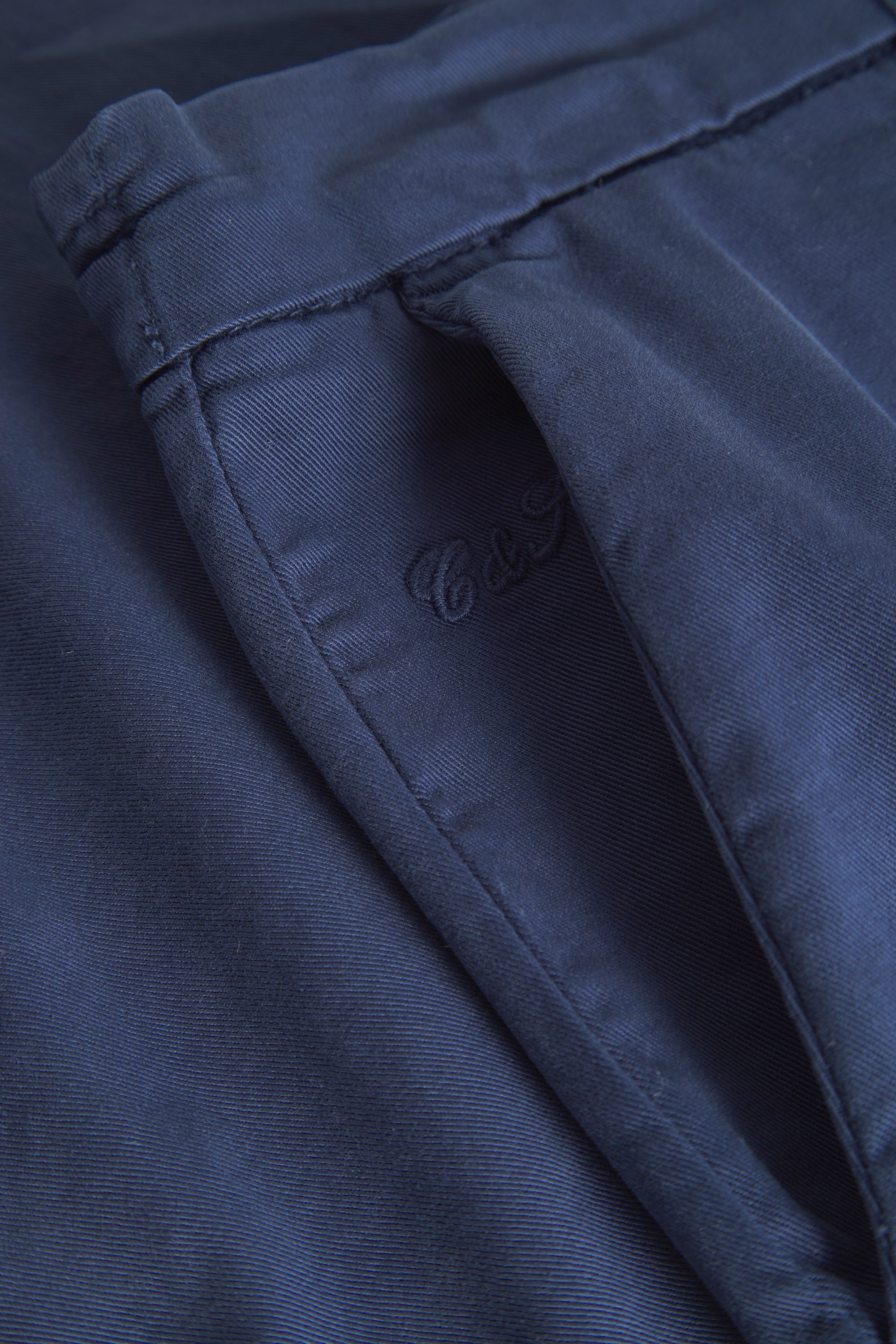 Herren Chino Basic in dunkelblau, 98% Baumwolle 2% Elastan von Colours & Sons 