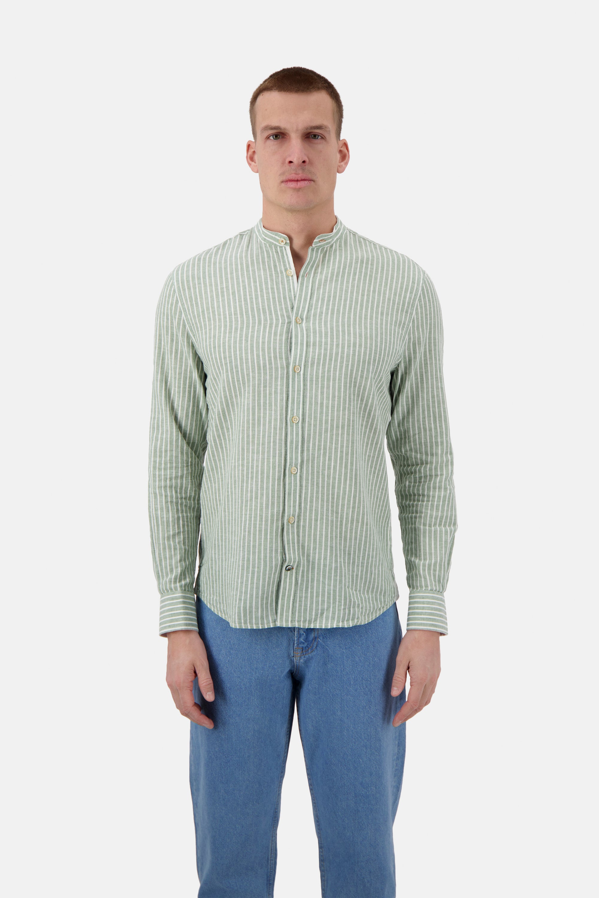 Herren Hemd, hellgrün, aus 70% Baumwolle 30% Leinen von Colours & Sons