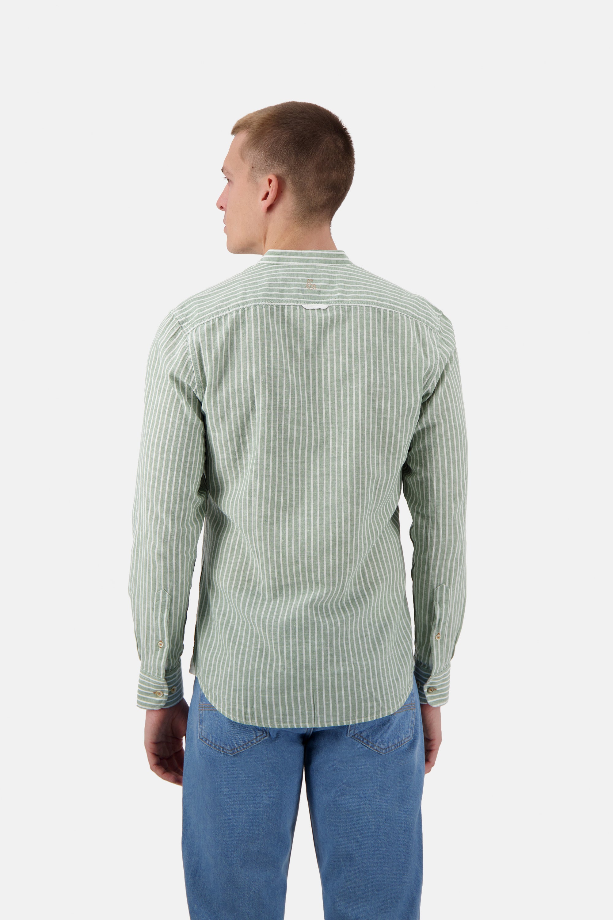 Herren Hemd, hellgrün, aus 70% Baumwolle 30% Leinen von Colours & Sons